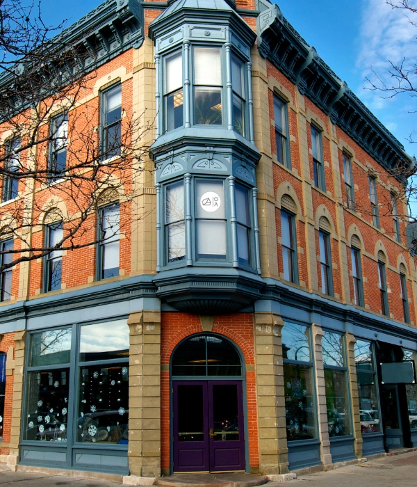 A building in Old Town Fort Collins. Obsidian Atlas offering digital marketing services to Northern Colorado.